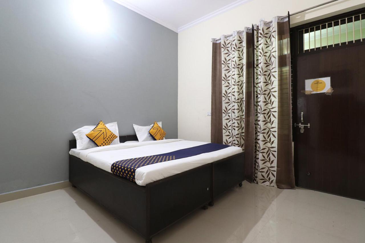 Spot On 61716 Rao Hotel Garhi Harsaru Exterior foto