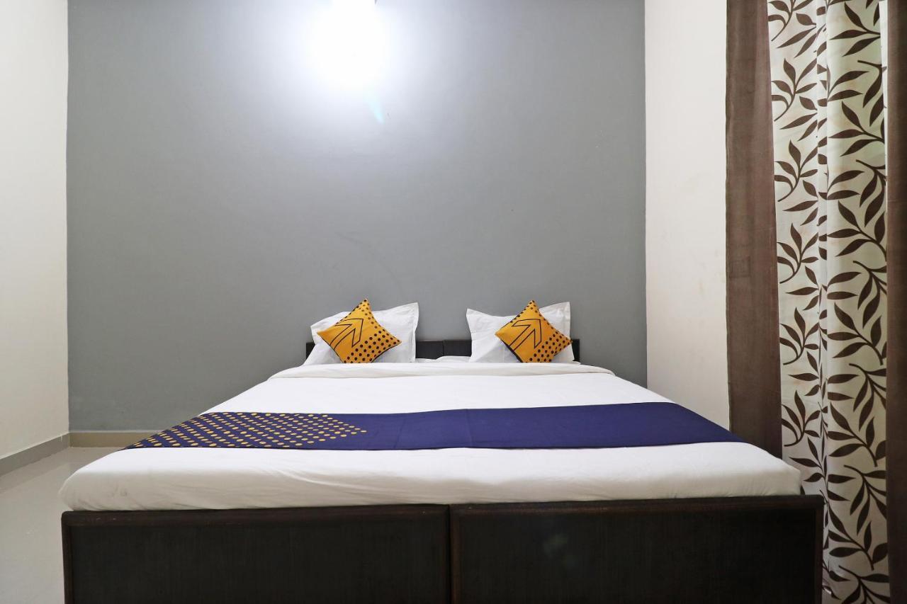 Spot On 61716 Rao Hotel Garhi Harsaru Exterior foto